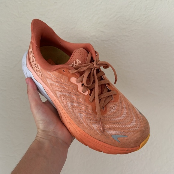 Women's Arahi 6 Stability Running Shoe | HOKA® - Picture 6 of 8